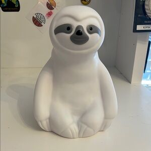 White Sloth Bluetooth speaker